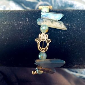 Hamsa hand beaded quartz bracelet🔮💙